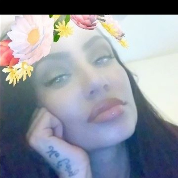 Profile Picture of Randi Lapinski (@larandi) on Poshmark