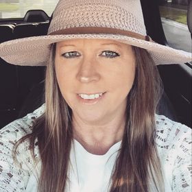 Profile Picture of Lori Bennett (@lorimacy) on Pinterest