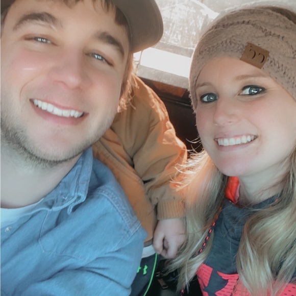 Profile Picture of Laura Walters (@lwalters0648) on Poshmark