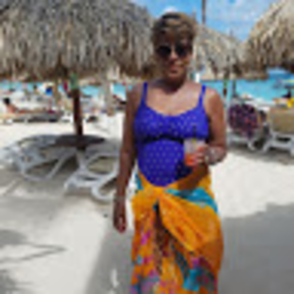 Profile Picture of Joette Herbert (@joetteherbert) on Poshmark