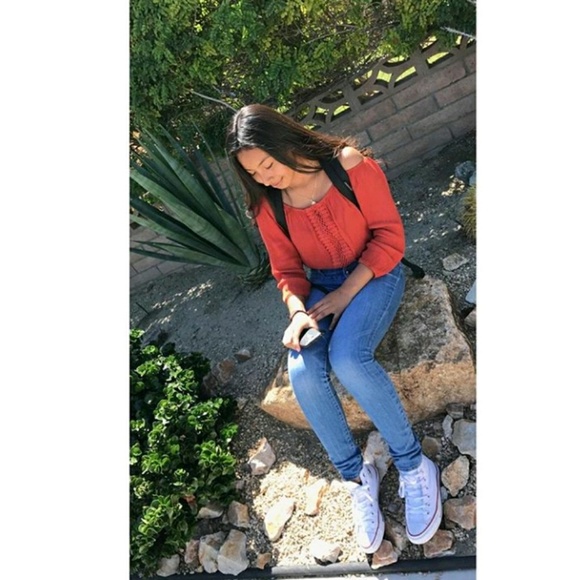 Profile Picture of Daniela Alverdin (@danny_1804) on Poshmark