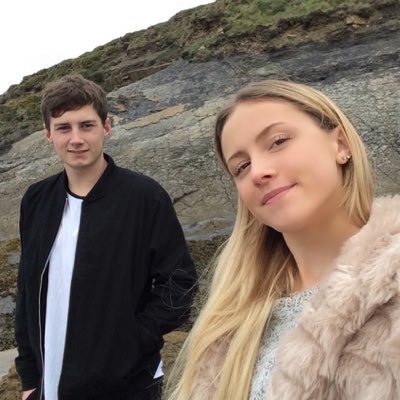 Profile Picture of CoupleGames (@VickyZachGames) on Twitter