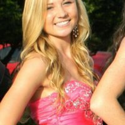 Profile Picture of Mollie Carson (@MollieCarson) on Twitter