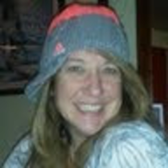 Profile Picture of Rachel Kyniston (@rgarry71) on Poshmark