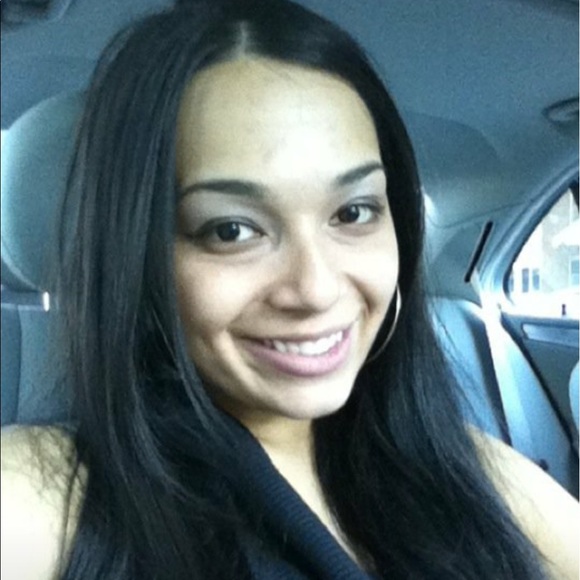 Profile Picture of Bilun Ozbilen (@bilunozbilen) on Poshmark