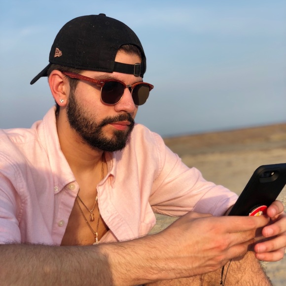 Profile Picture of Adam Nava (@sisquo_217) on Poshmark