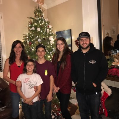 Profile Picture of Anthony Gaetano (@agaetano12) on Twitter