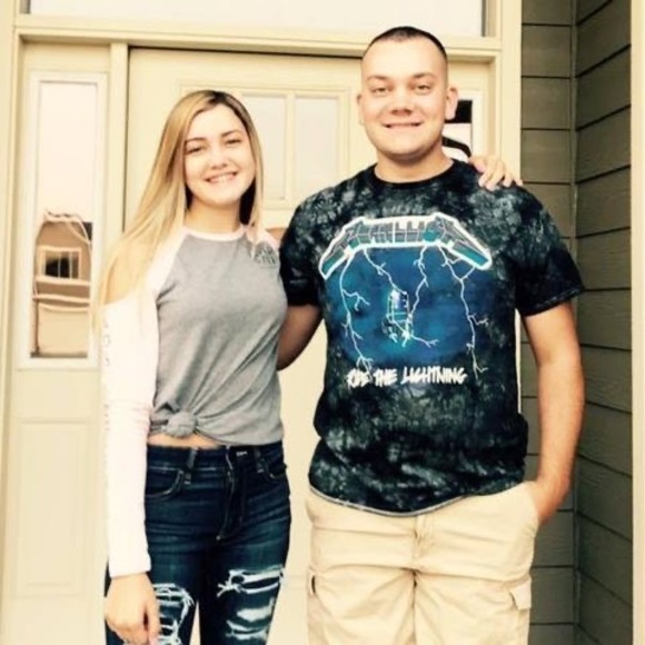 Profile Picture of Kelli Warden (@kelliwarden) on Poshmark