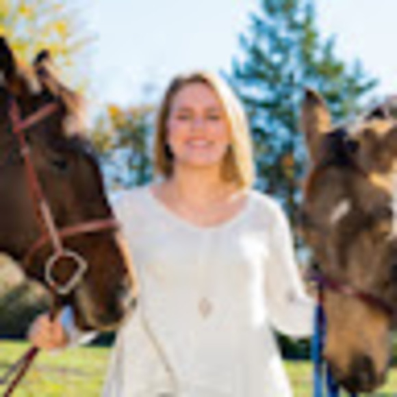 Profile Picture of Madison Genge (@madigenge07) on Poshmark