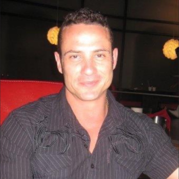 Profile Picture of Jeff Kinney (@6043689564) on Poshmark