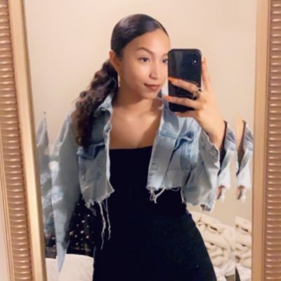 Profile Picture of Alexis Carpenter (@alexis_sharron) on Twitter