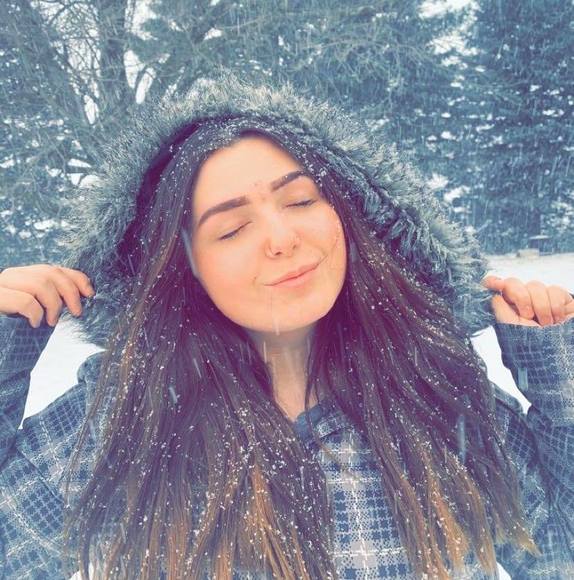 Profile Picture of Kenzie Bishop (@kenziebishop886) on Poshmark