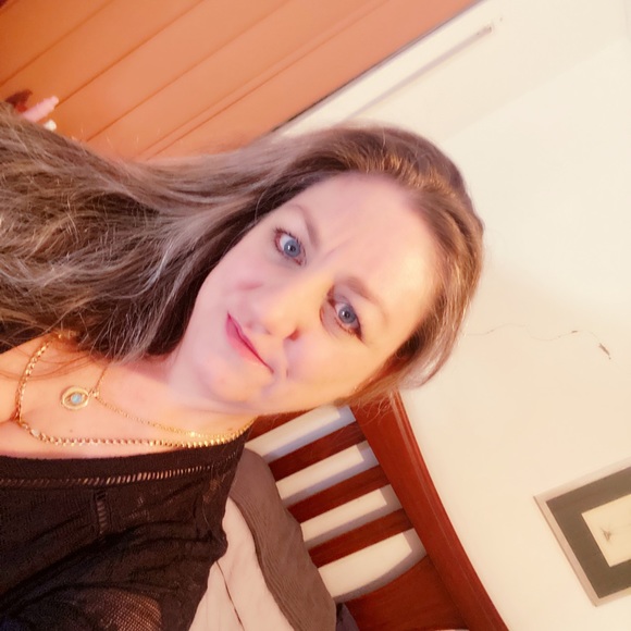 Profile Picture of Olga Radojevic (@lolawonderlust) on Poshmark