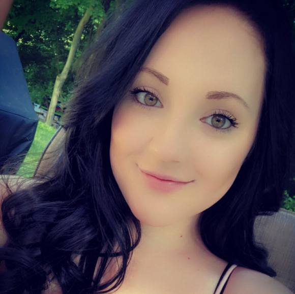 Profile Picture of Kayla Levreault (@klevreault) on Poshmark