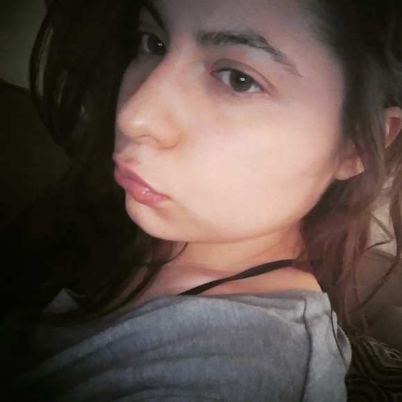 Profile Picture of Genesis Moya (@moyagenesis55) on Poshmark