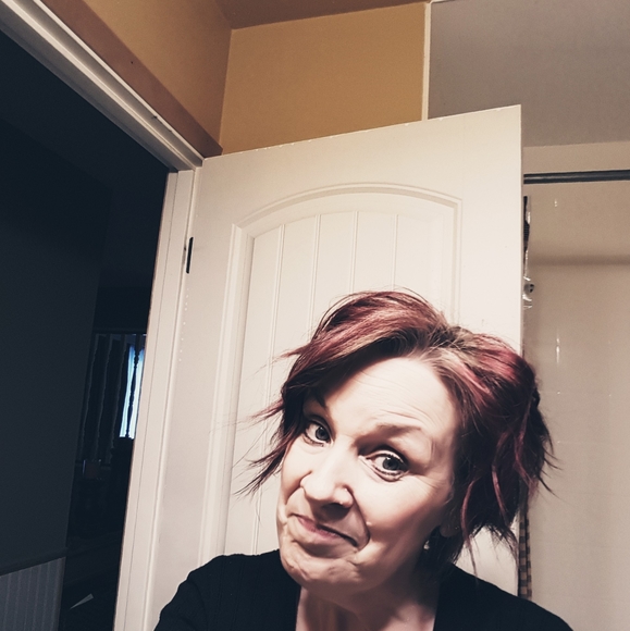 Profile Picture of Barb Rochon (@rochon_barb) on Poshmark