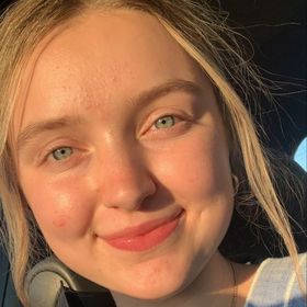 Profile Picture of Ruby Quinn (@rubyyyyrose) on Pinterest