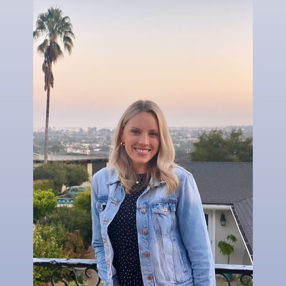 Profile Picture of Sophea Garza (@selizabethgarza) on Poshmark