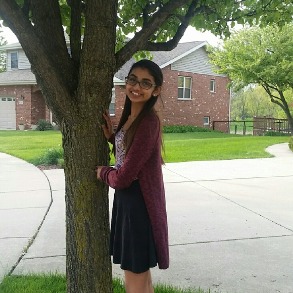 Profile Picture of Meera Patel (@munnie15) on Poshmark
