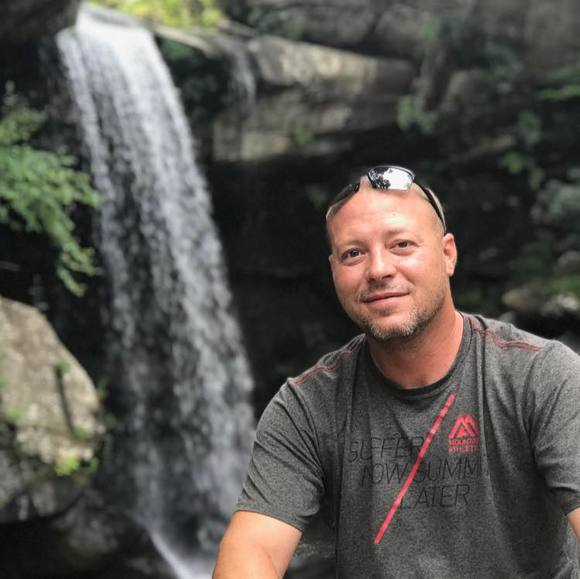 Profile Picture of Danny Bray (@captdan405) on Poshmark