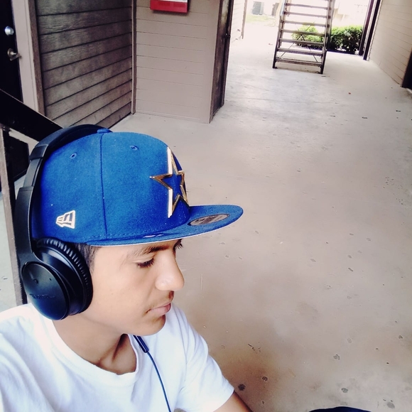 Profile Picture of Luis Arguijo (@luisarguijo) on Poshmark