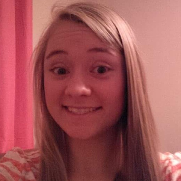 Profile Picture of Tiana Dingess (@nelson_t) on Poshmark