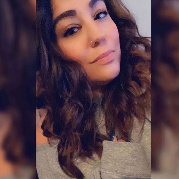 Profile Picture of Candace Malesky fraser (@cmal982) on Poshmark