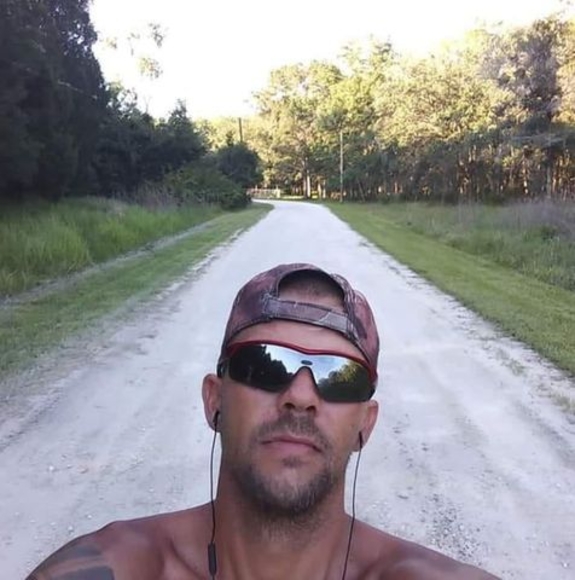 Profile Picture of Brian Bowlin (@bribow19831983) on Poshmark
