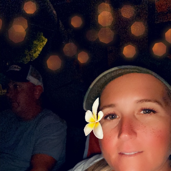 Profile Picture of Stephanie Hohmann (@s_hohmann) on Poshmark