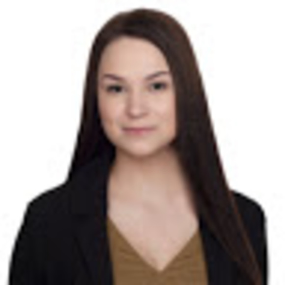 Profile Picture of Jennifer Spinney (@spinneyjennifer) on Poshmark