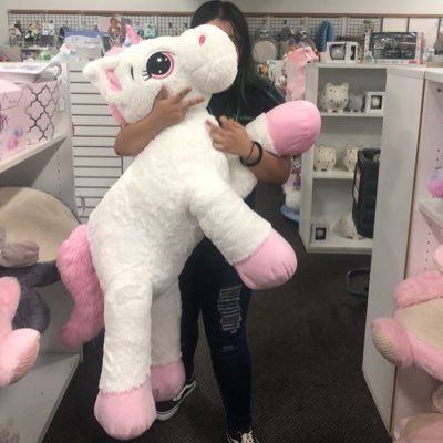 Profile Picture of Ruby Esparza (@RubyEsparza20) on Twitter