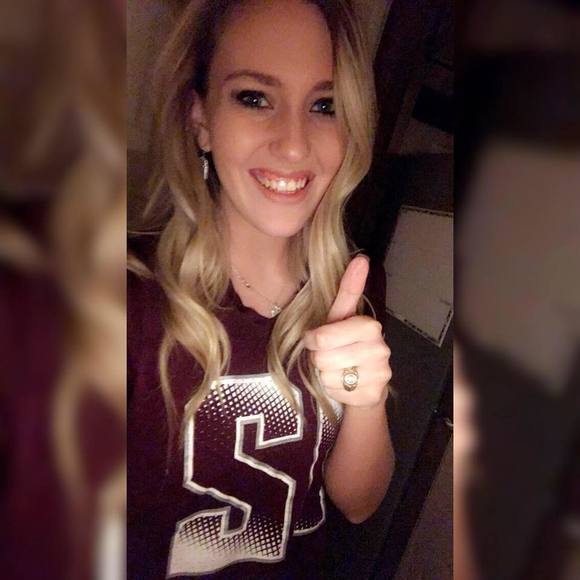 Profile Picture of Hannah Hazell (@hhazell) on Poshmark