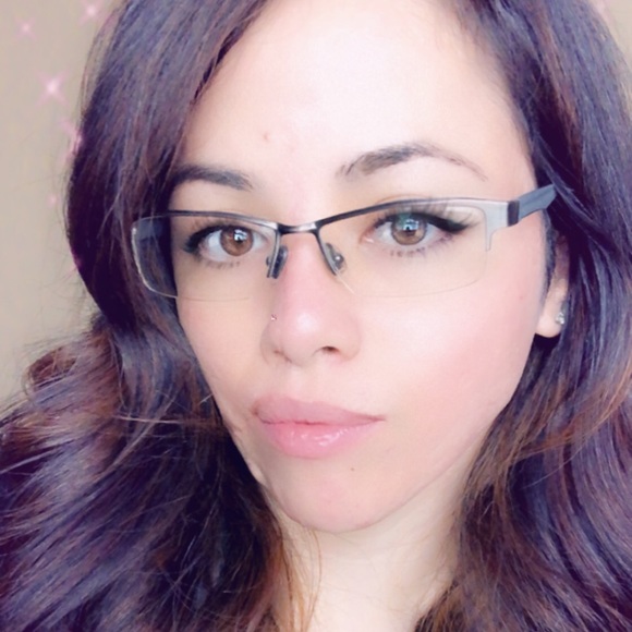 Profile Picture of Cristina Olvera (@cristinaolve328) on Poshmark