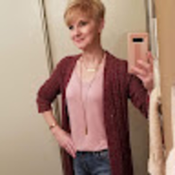 Profile Picture of Eileen Rifley (@ellierifley) on Poshmark