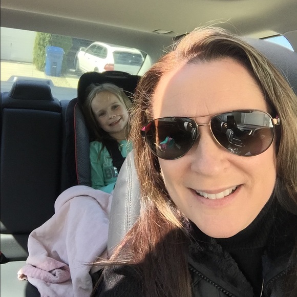 Profile Picture of Debbie Wydick (@debbiewydick) on Poshmark