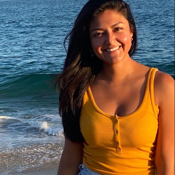 Profile Picture of Isabel Terrones (@isabelt088) on Poshmark