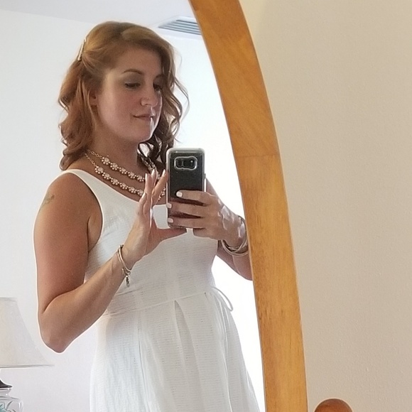 Profile Picture of Brianne Hayden (@wineandbri) on Poshmark