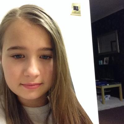 Profile Picture of Aimee-Louise Bates (@AimeeLouiseBate) on Twitter
