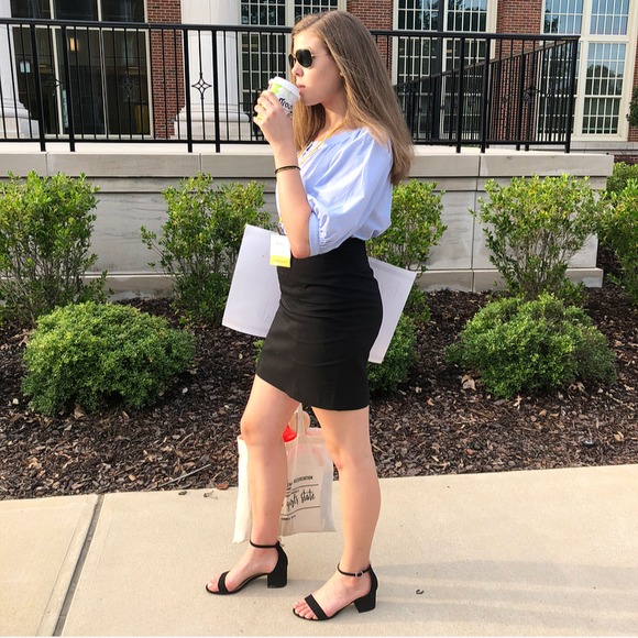Profile Picture of Mary eliza Beaumont (@maemae5319) on Poshmark