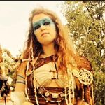 Profile Picture of Laura Richter (@girl.lovesswords) on Instagram