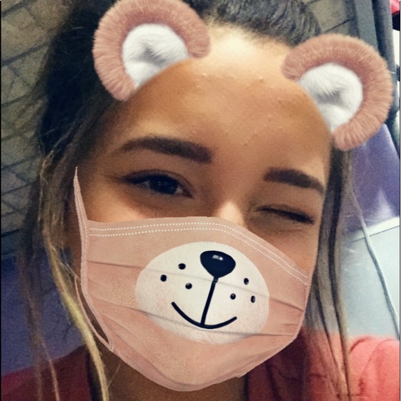 Olivia Harter - Poshmark Profile Picture of Olivia Harter (@oliveuhh) on Poshmark