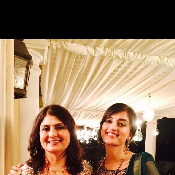 Profile Picture of Nida Hussain (@nzh) on Poshmark