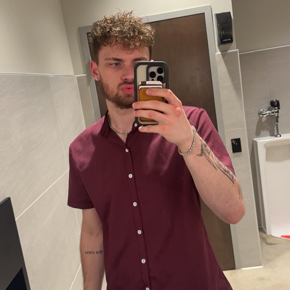 Profile Picture of Logan Baughman-stubbs (@loganbstubbs) on Poshmark