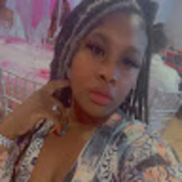 Profile Picture of Bree Rogers (@breemone93) on Poshmark