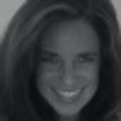 Profile Picture of Julianne Kos (@juliannekos) on Twitter