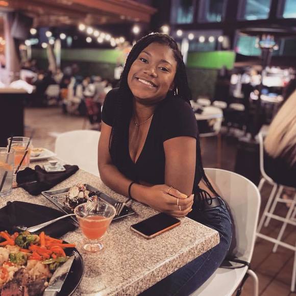 Profile Picture of Nadia Mitchell (@nazziworld004) on Poshmark