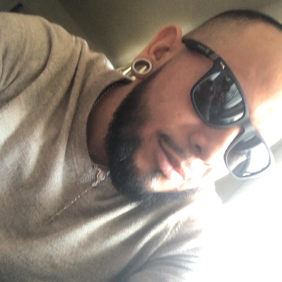 Profile Picture of Abraham Calderon (@abrahamcalde993) on Poshmark