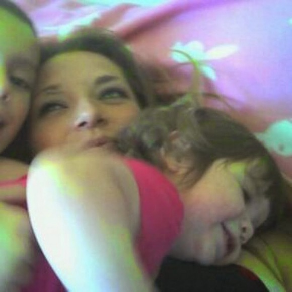 Profile Picture of Samantha Schubert (@samanthar13617) on Poshmark