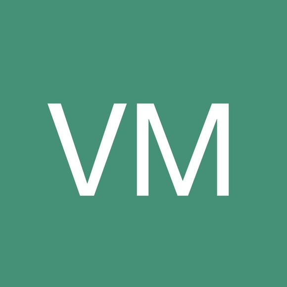 Profile Picture of Victoria Miles (@victoriamamie_) on Poshmark