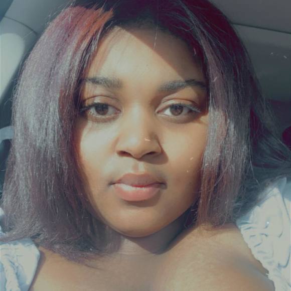 Profile Picture of Icess Marshall (@icessmarshall) on Poshmark